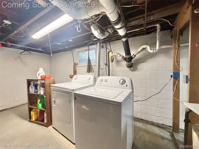 1224 W Bristol Road, Flint Charter Township, MI 48507