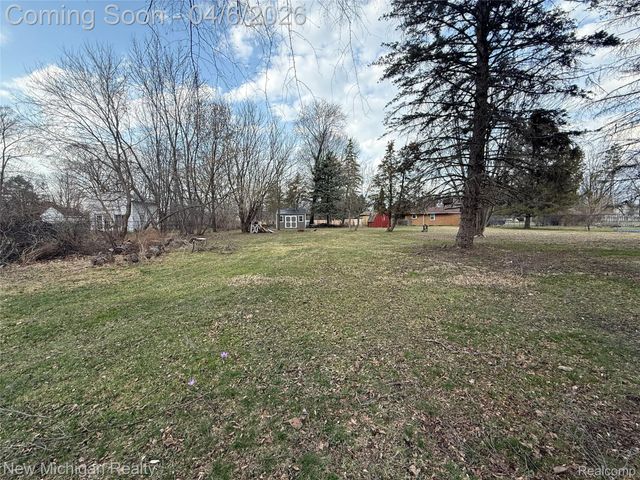 1224 W Bristol Road, Flint Charter Township, MI 48507