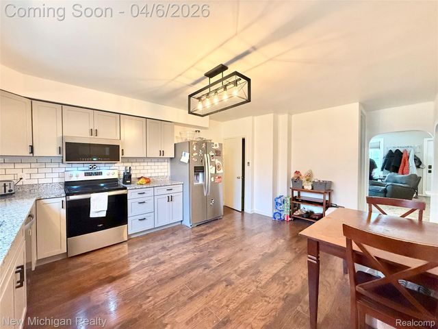 1224 W Bristol Road, Flint Charter Township, MI 48507