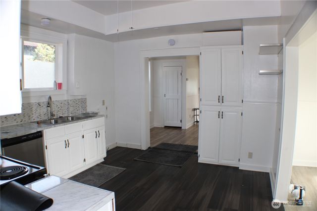 1224 4th St, Cosmopolis, WA 98537