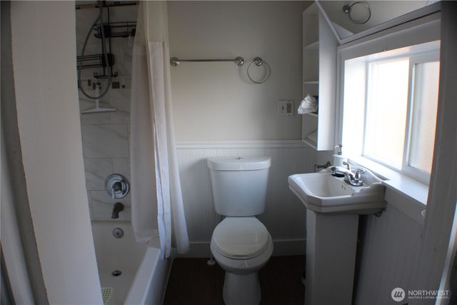 1224 4th St, Cosmopolis, WA 98537