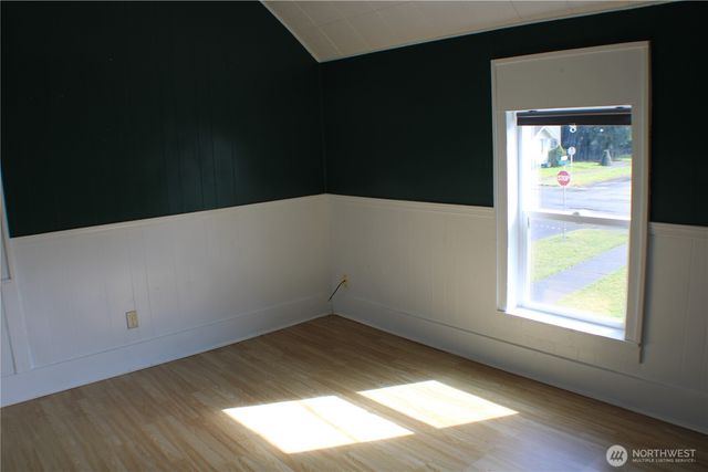 1224 4th St, Cosmopolis, WA 98537