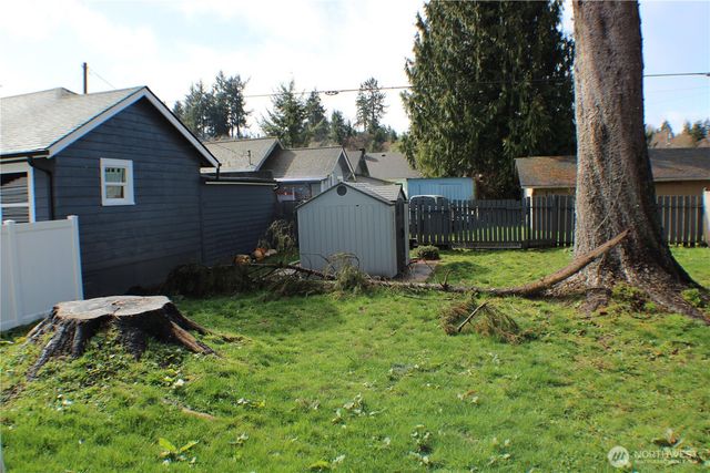 1224 4th St, Cosmopolis, WA 98537