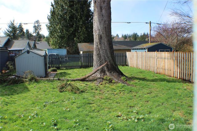 1224 4th St, Cosmopolis, WA 98537