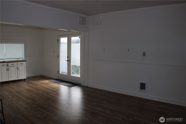 1224 4th St, Cosmopolis, WA 98537