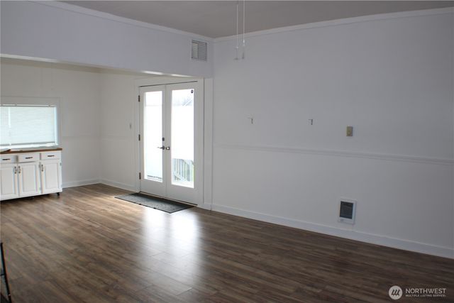 1224 4th St, Cosmopolis, WA 98537