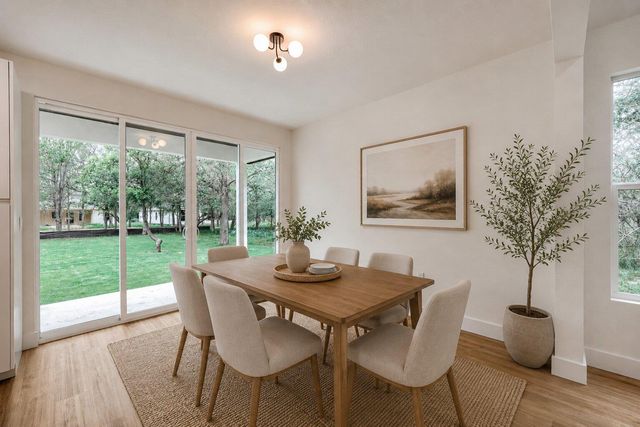137 E Pauwela LN, Bastrop, TX 78602