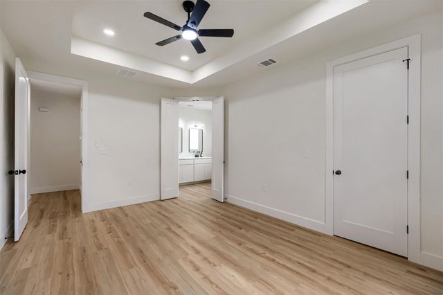 137 E Pauwela LN, Bastrop, TX 78602