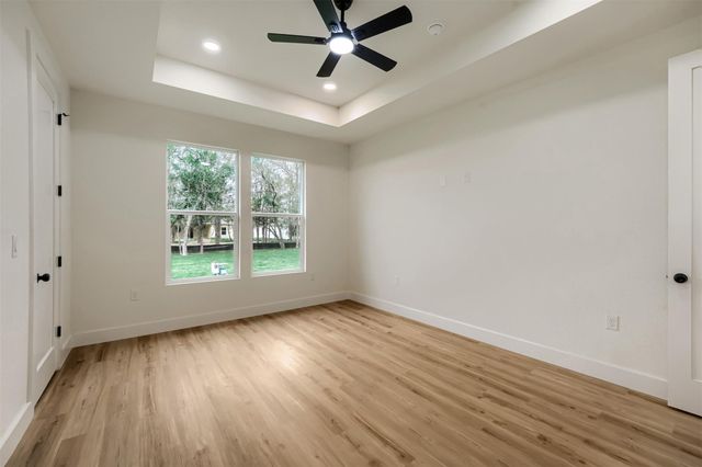137 E Pauwela LN, Bastrop, TX 78602