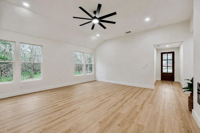 137 E Pauwela LN, Bastrop, TX 78602