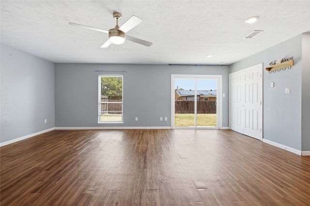 5661 Pearce Street, The Colony, TX 75056