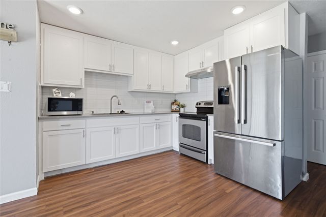 5661 Pearce Street, The Colony, TX 75056