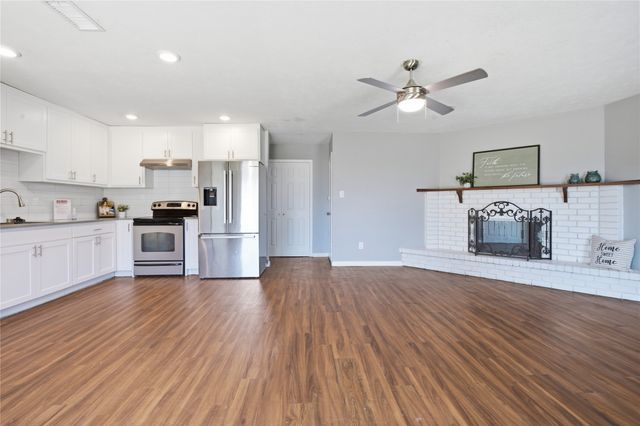 5661 Pearce Street, The Colony, TX 75056