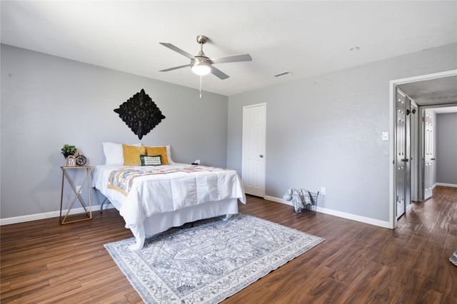 5661 Pearce Street, The Colony, TX 75056