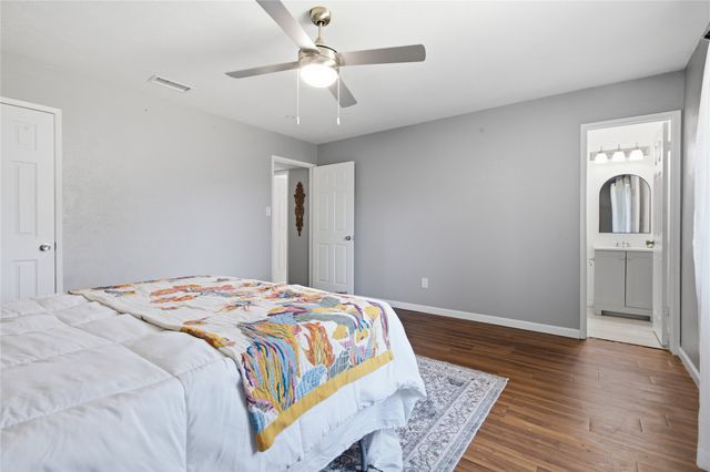 5661 Pearce Street, The Colony, TX 75056