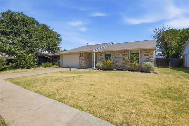 5661 Pearce Street, The Colony, TX 75056