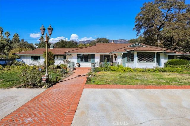 1127 W Foothill Boulevard, Arcadia, CA 91006