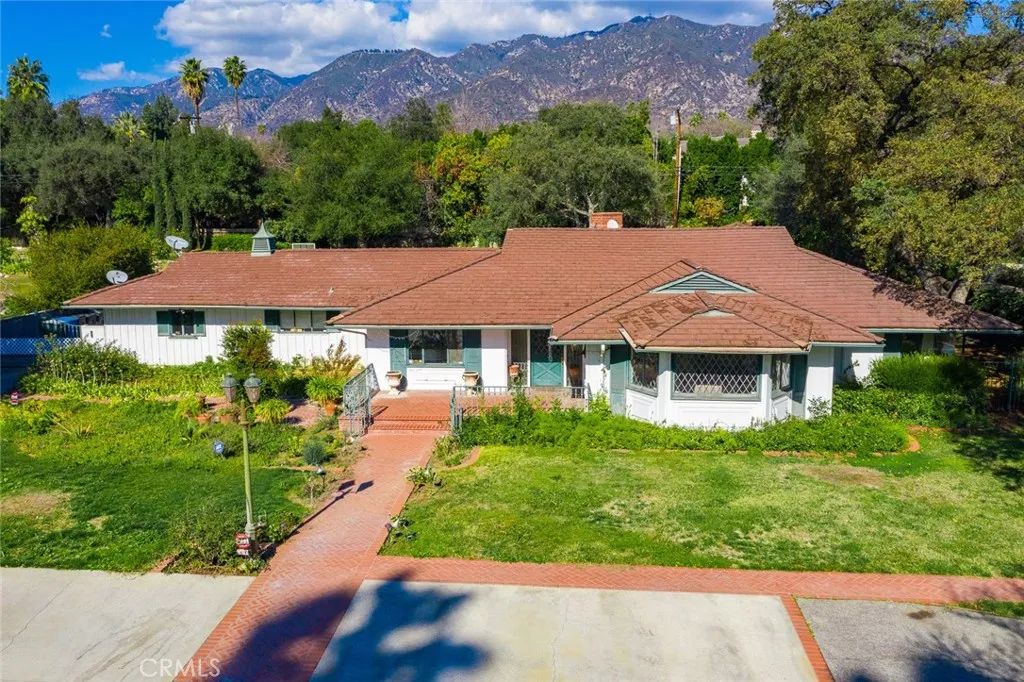 1127 W Foothill Boulevard, Arcadia, CA 91006