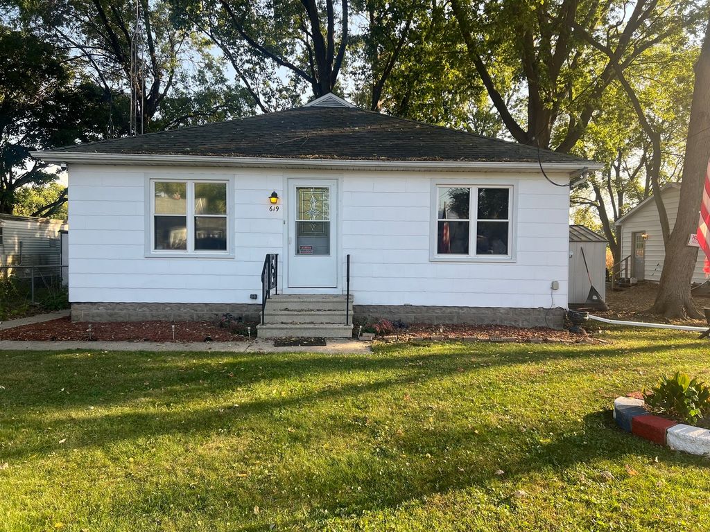 Image 1 of property listing at 619 Jewett Street, Mazon, IL 60444