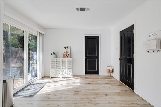 7116 Meadowbrook Drive, Fort Worth, TX 76112