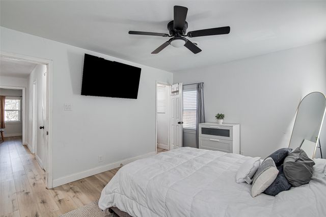 7116 Meadowbrook Drive, Fort Worth, TX 76112