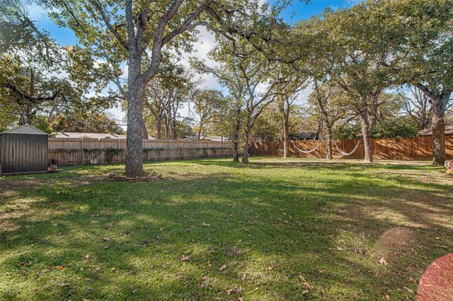 7116 Meadowbrook Drive, Fort Worth, TX 76112