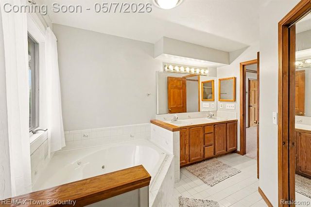 12429 Moceri Drive, Grand Blanc, MI 48439