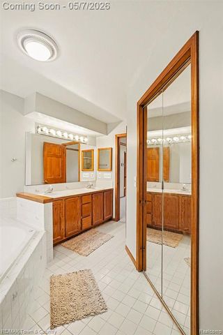 12429 Moceri Drive, Grand Blanc, MI 48439