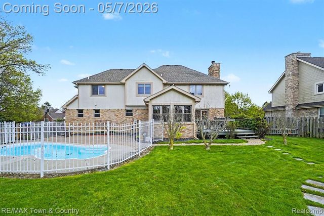 12429 Moceri Drive, Grand Blanc, MI 48439