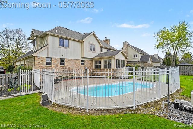 12429 Moceri Drive, Grand Blanc, MI 48439
