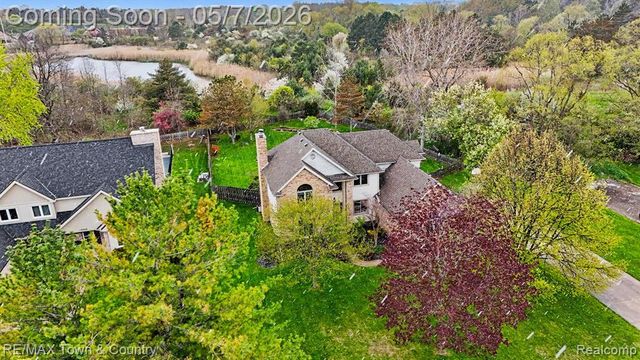 12429 Moceri Drive, Grand Blanc, MI 48439