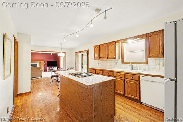 12429 Moceri Drive, Grand Blanc, MI 48439