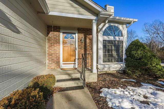 3540 SW Willow Brook DR, Topeka, KS 66614