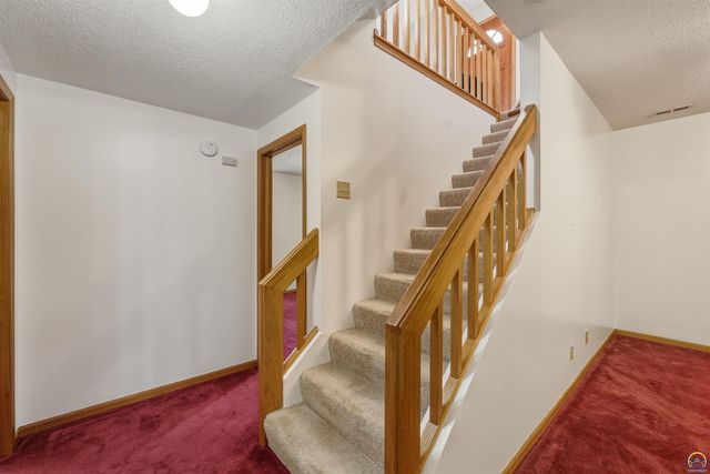 3540 SW Willow Brook DR, Topeka, KS 66614