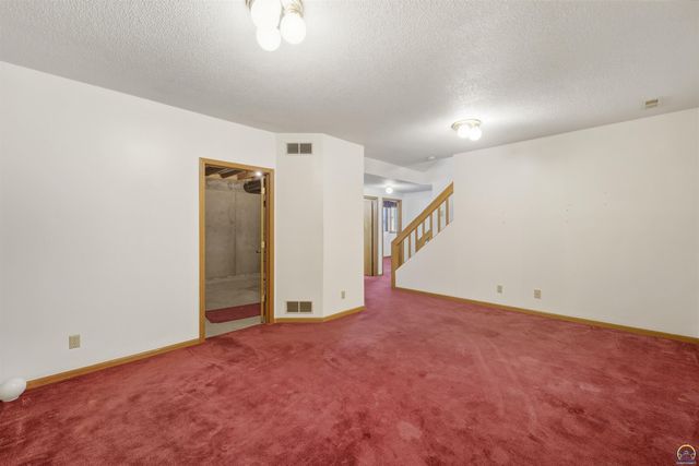 3540 SW Willow Brook DR, Topeka, KS 66614