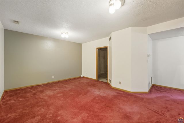 3540 SW Willow Brook DR, Topeka, KS 66614