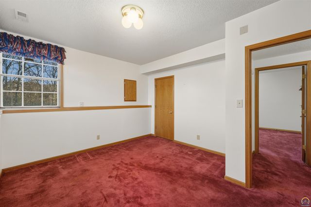 3540 SW Willow Brook DR, Topeka, KS 66614