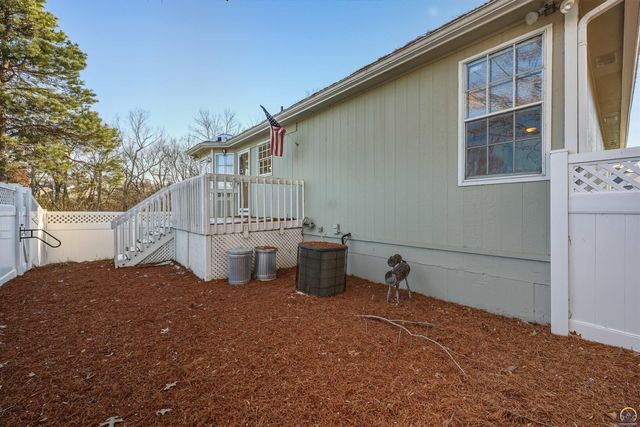 3540 SW Willow Brook DR, Topeka, KS 66614