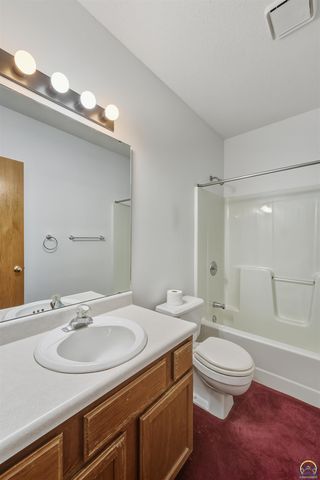 3540 SW Willow Brook DR, Topeka, KS 66614