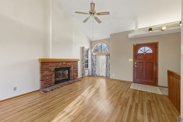 3540 SW Willow Brook DR, Topeka, KS 66614