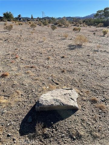 7606 Sahara Avenue, Twentynine Palms, CA 92277