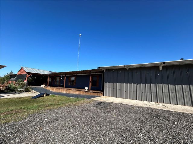 358 County Road 4519, Wolfe City, TX 75496