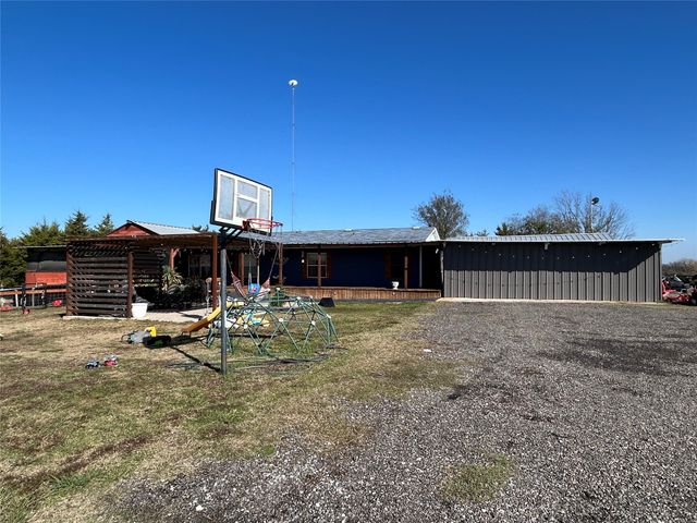 358 County Road 4519, Wolfe City, TX 75496