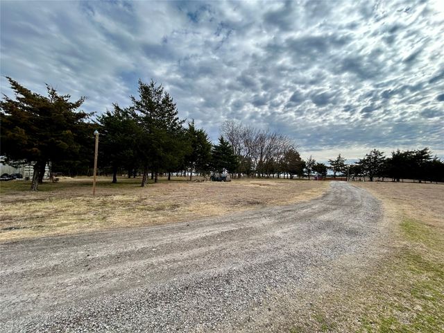 358 County Road 4519, Wolfe City, TX 75496