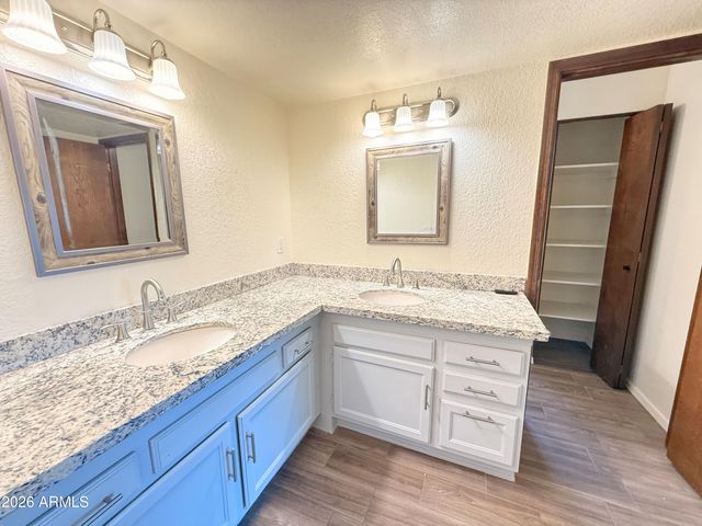 916 W Strahan Drive, Tempe, AZ 85283