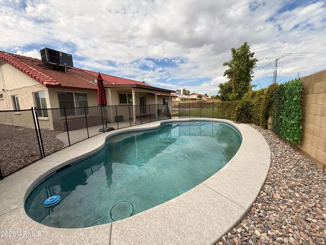 916 W Strahan Drive, Tempe, AZ 85283