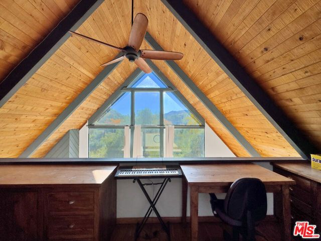 22012 Topanga School Road, Topanga (los Angeles), CA 90290