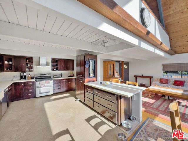 22012 Topanga School Road, Topanga (los Angeles), CA 90290