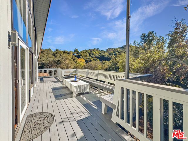 22012 Topanga School Road, Topanga (los Angeles), CA 90290