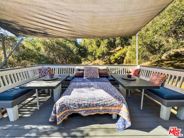 22012 Topanga School Road, Topanga (los Angeles), CA 90290